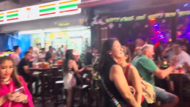 Новый год на Пхукете. Празднуем на Bangla Road - самой веселой улице Таиланда.