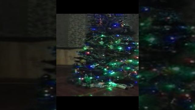 Вариант новогодней ёлки из трёх маленьких ёлок