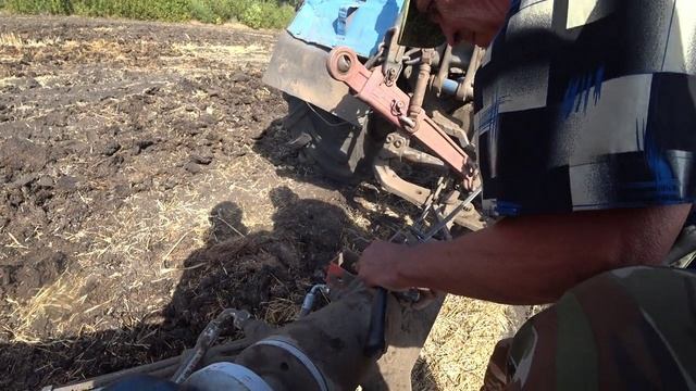 выехали дисковать навоз после ремонта двигателя ямз 236