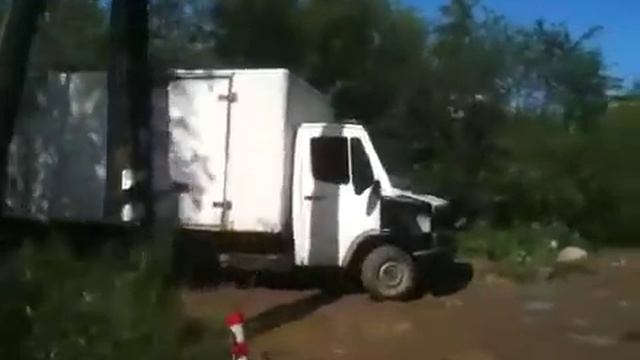 Грузовик и газель