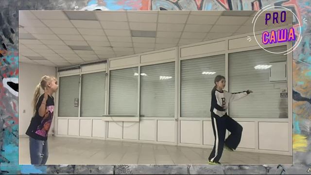 Танцуем импровизацию и кайфуем. Обычные будни в нашей школе танцев!