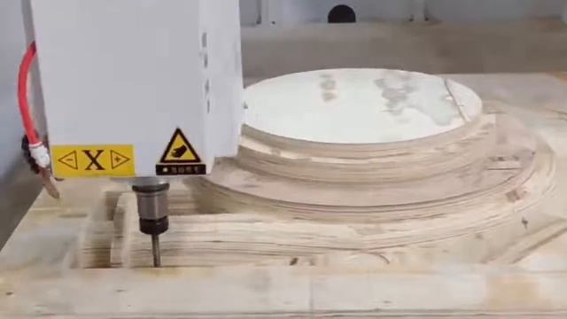 Огромные станки с ЧПУ для оснастки из дерева - РУСЛИТТЕХ