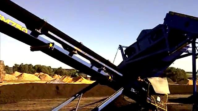 Screening finished compost