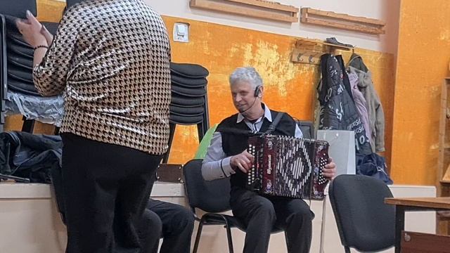 Частушки, Страдания под миди гармонь.