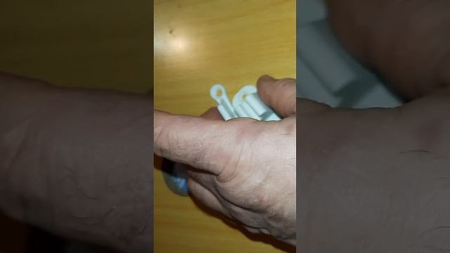 фиксатор открытой двери прицепа дачи