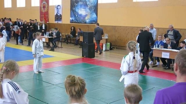Алиса в борьбе