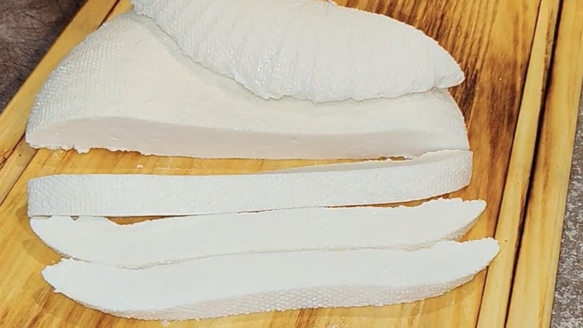 Домашний кефир, творог и сыр из молока.