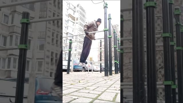 Русский жим на брусьях