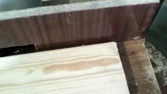 ручка паз на боковой стенке улья