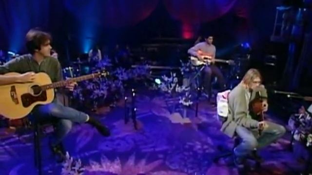 NIRVANA - MTV Unplugged in New York (Live 1993)
Полный концерт Nirvana на MTV 18.11.1993