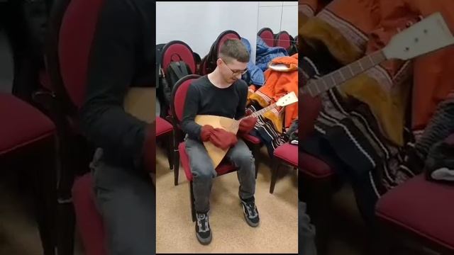 Разыграли варежки