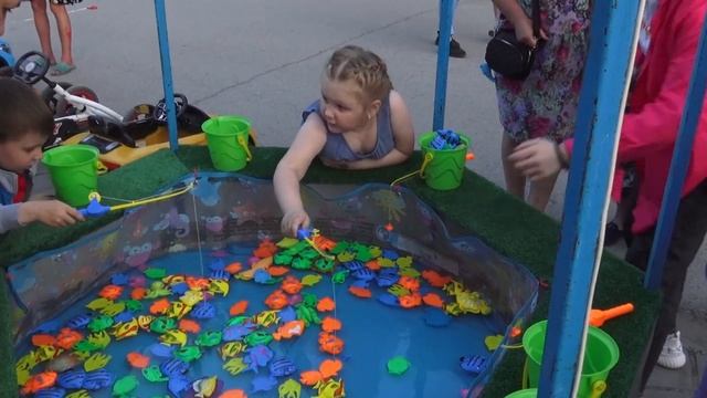 ЖИВЕМ В ДЕРЕВНЕ!!ДЕНЬ ХУТОРА!!!ДЕНЬ РОССИИ!!!НАРОДНЫЕ ГУЛЯНИЯ!!!Деревенский влог
