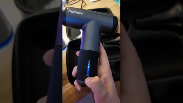GOBEES Massagepistole Mini, Deep Tissue Massage gun, Entspannung für Körper und Geist