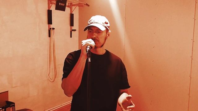 Суперски исполняет!🎶Поговори со мною мама