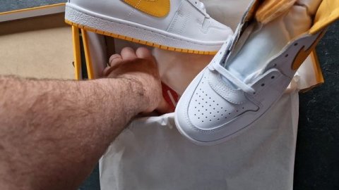 Retro NIKE Airship yellow