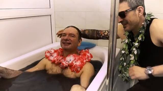 1000000384.mp4