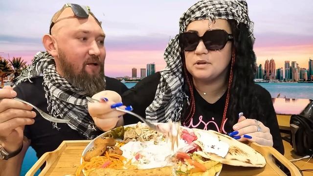 #mukbang #мукбанг 3000 подписчиков  Арабская шаурма на тарелке и фалафель)))