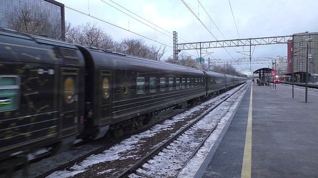 Электровоз ЭП2К-376 (ТЧЭ-8) со скорым поездом "Ночной экспресс" №021А Санкт-Петербург - Москва.