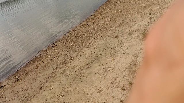 Загараем с женой на Иртыше.
