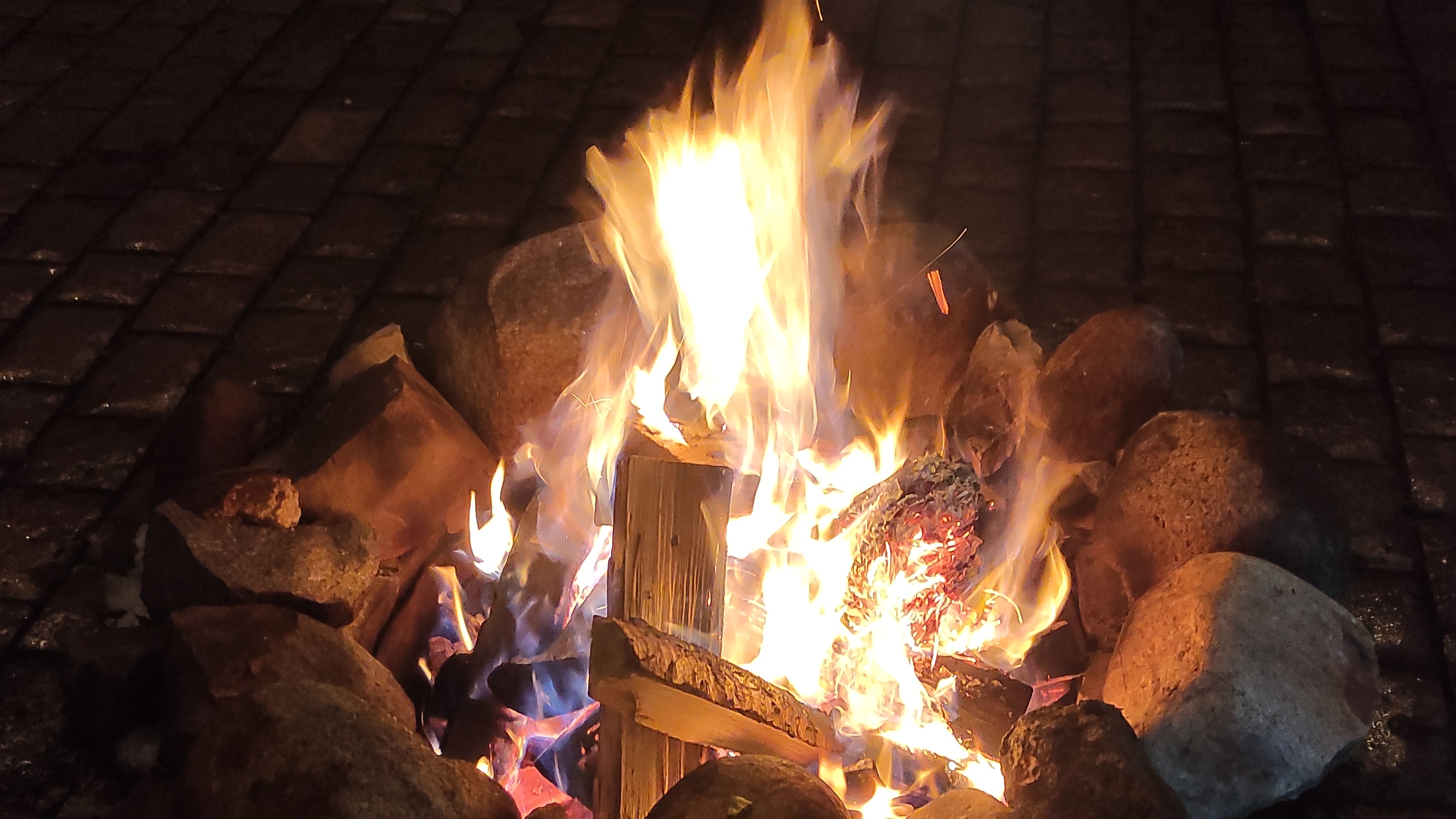 Огонь Внутри Нас