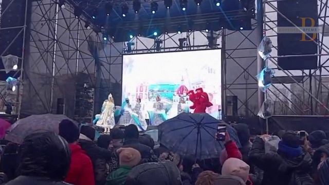 Новогодняя елка зажглась сегодня в Мариуполе