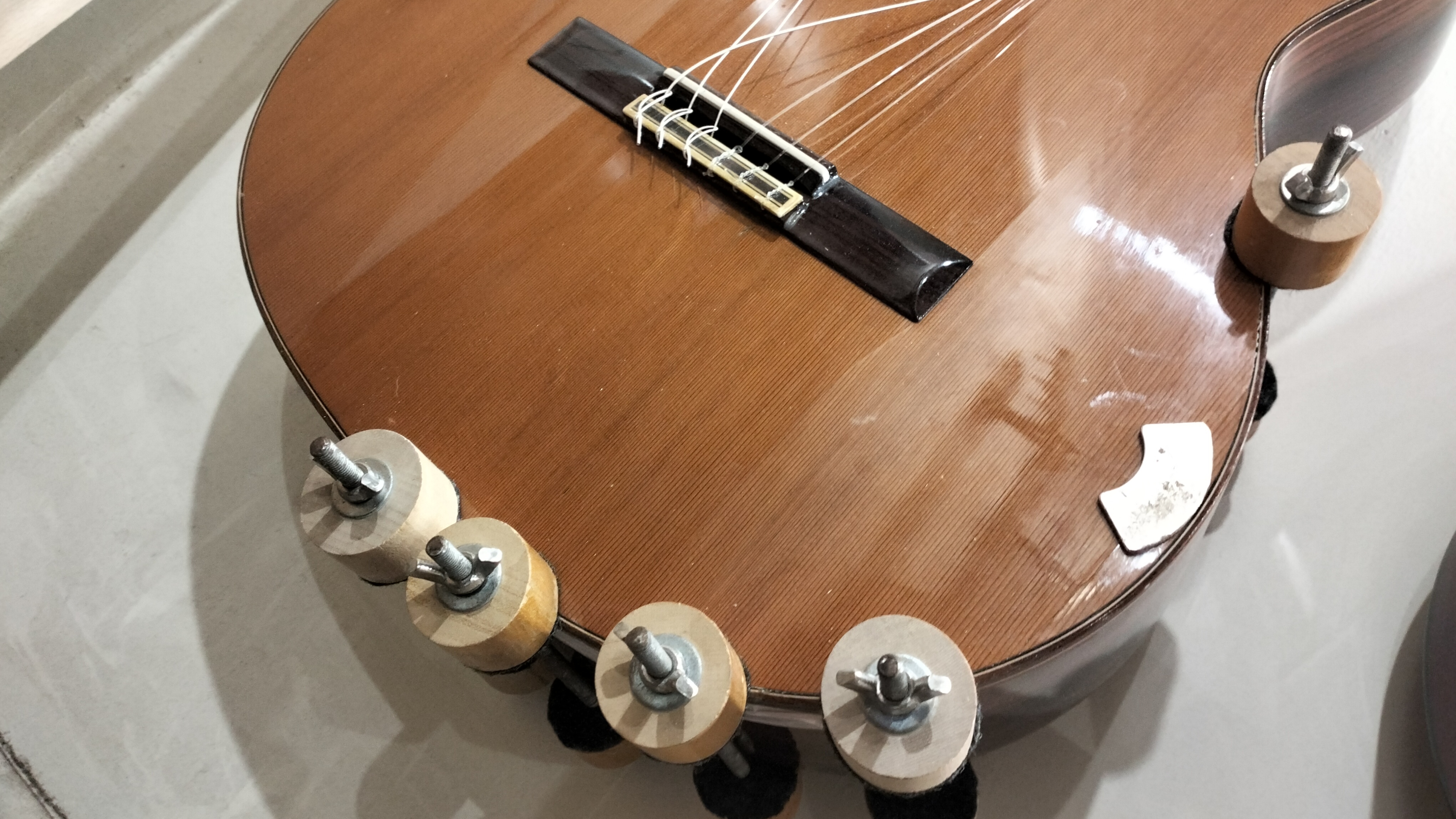 Ремонт испанской гитары Alhambra