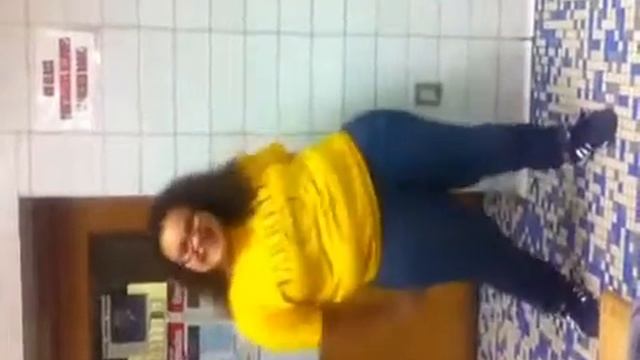 Harlem shake in gym locker room