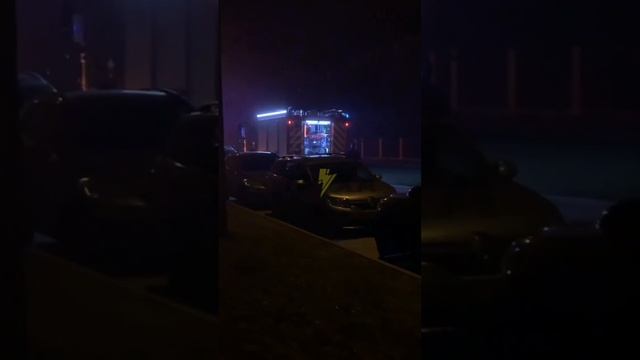 Горит машина во Львове. Комментаторы пишут , что ТЦК