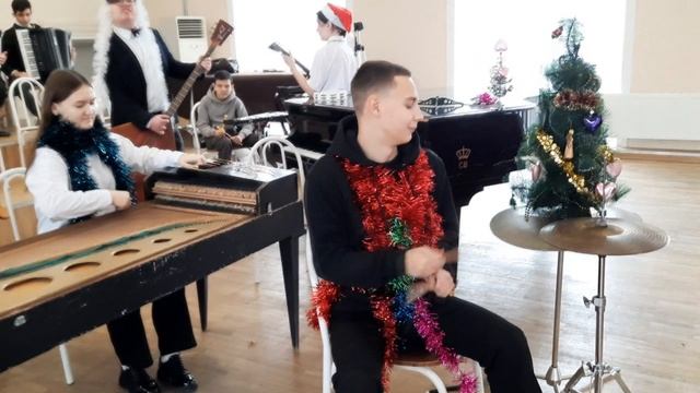 Новогоднее 2025