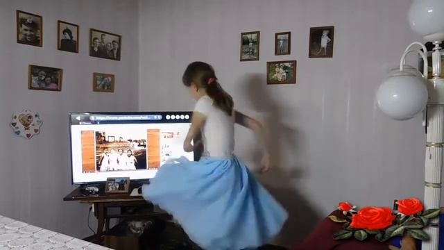 Танец с зонтиком