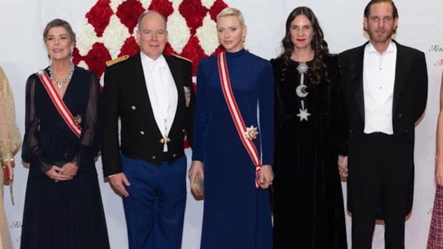 Princesa Charlene do Mónaco tem muitos ciúmes da mulher que assumiu o papel de mãe.