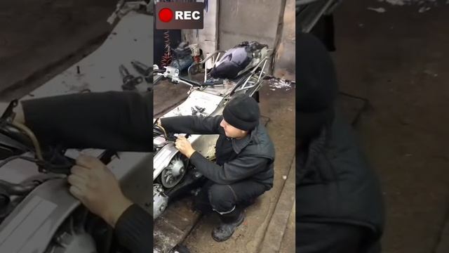 типичное выручай друга😀