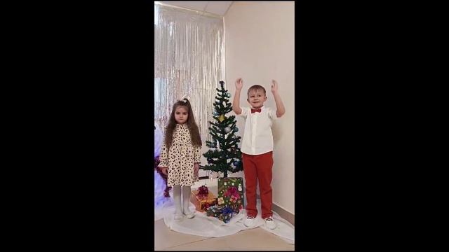 МКДОУ детский сад №8 г. Острогожск, Могилевцева Кира, 5 лет и Ампилов Саша,5 лет