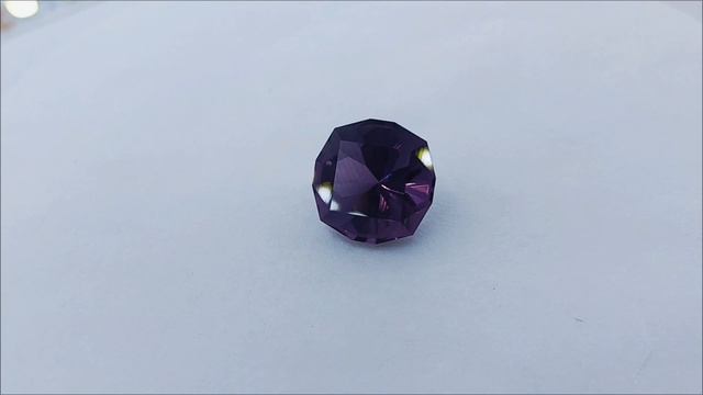 Аметист. (Уругвай).15000. 5.5 карата. 11.3/8 мм