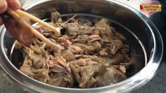 Холодец очень вкусный, он долго не задерживается, улетает мигом!