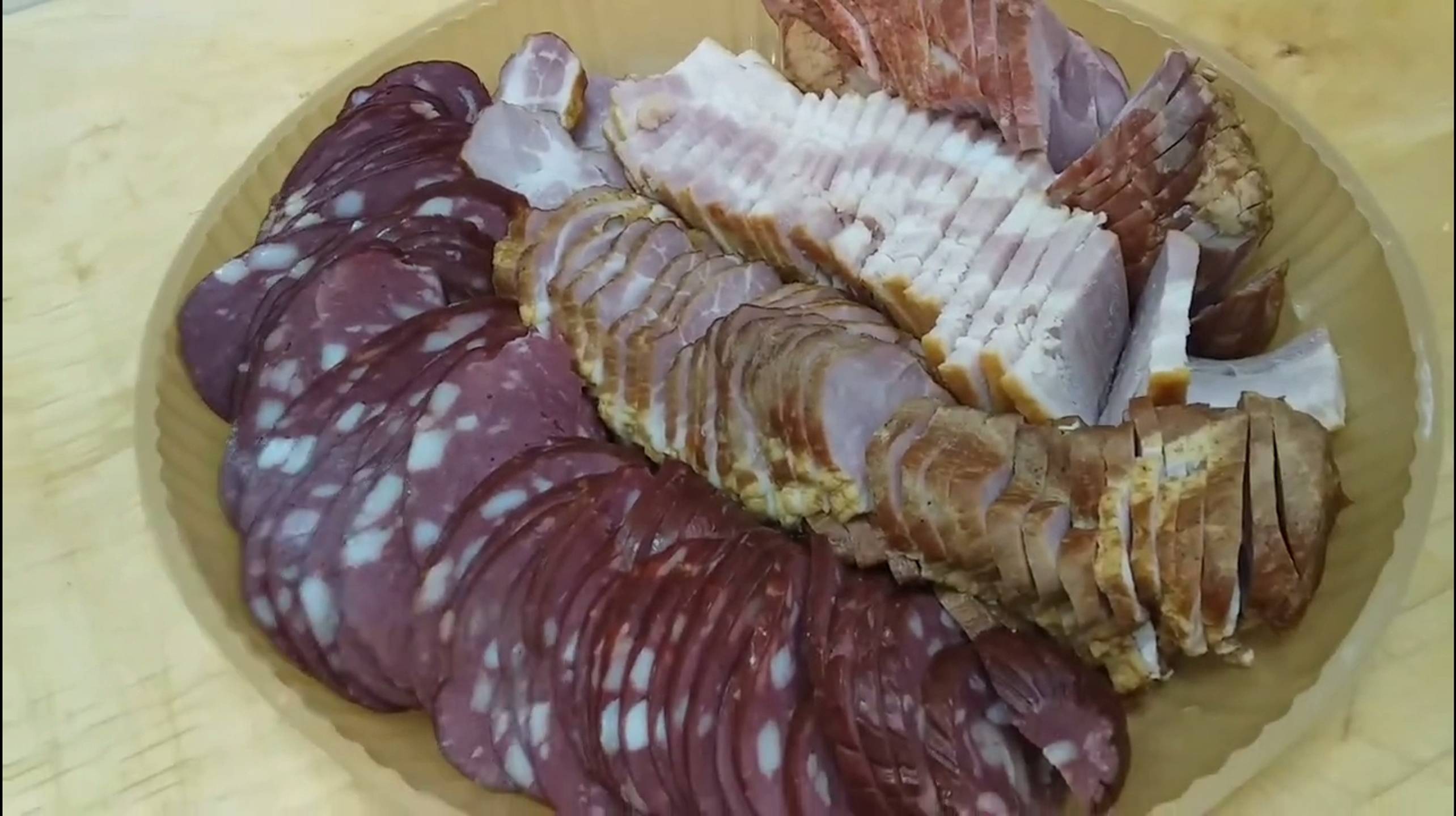 Готовимся к банкету.
