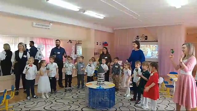 Мастер-класс по игре на ложках для детей и родителей