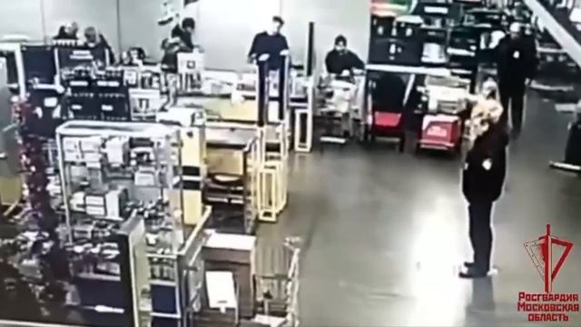 ‼️В Люберцах в магазине мужчина украл несколько упаковок сливочного масла и прошел мимо кассы‼️