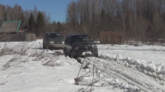 Судзуки Джимни и Уаз Патриот.  Вторая попытка пробить дорогу на пасеку.