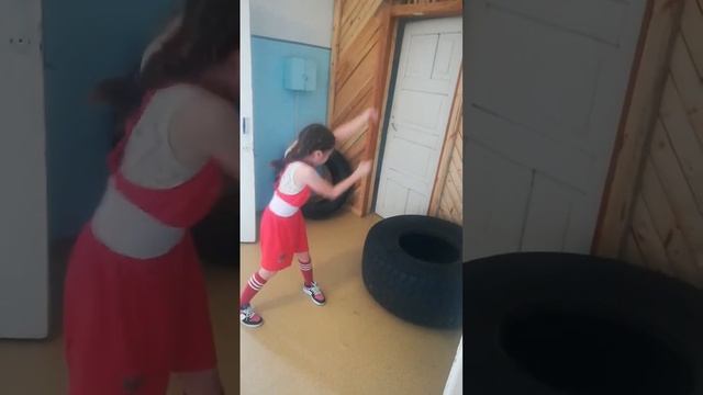 Марго 8лет.Кувалда балон.