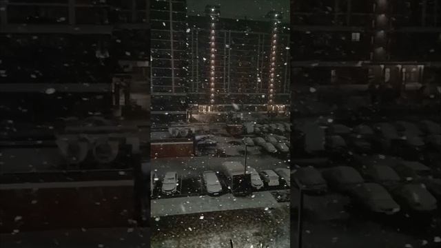 снег кружится🥰