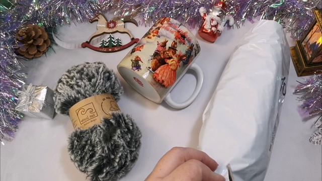 petal_20241223_230724.mp4 Распаковка Новогодних подарков.