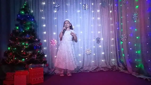 песня Новогодние снежинки
