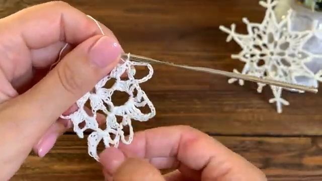 Вяжем снежинку крючком