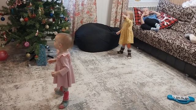 танцульки двойняшек 💃