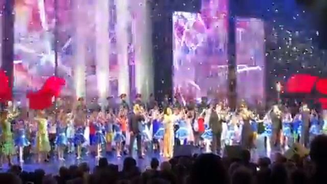 Ансамбль песни и пляски ЗВО, в БКЗ Октябрьском "День Победы"