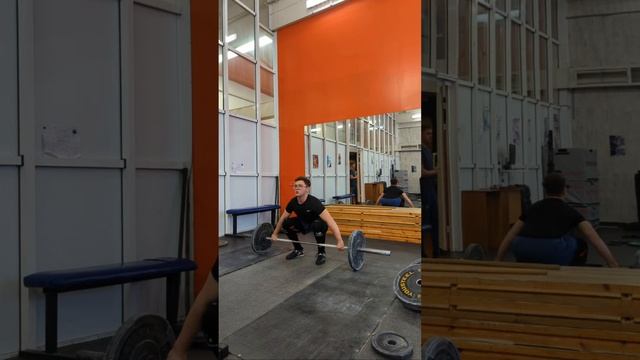 Тренировка штангистов