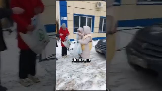 РОЖДЕСТВЕНСКАЯ РАЗДАЧА ЕДЫ БЕЗДОМНЫМ #рукапомощи_томск