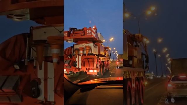 ‼️Крупное ДТП на МКАДе на пересечении с Калужским шоссе — фура завалилась на бок‼️