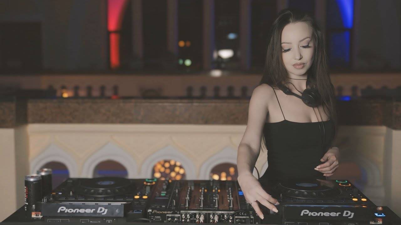 Evrika - live @ Melodic Techno / Progressive house / Indie Dance / Chisinau Railway Station Dj Set